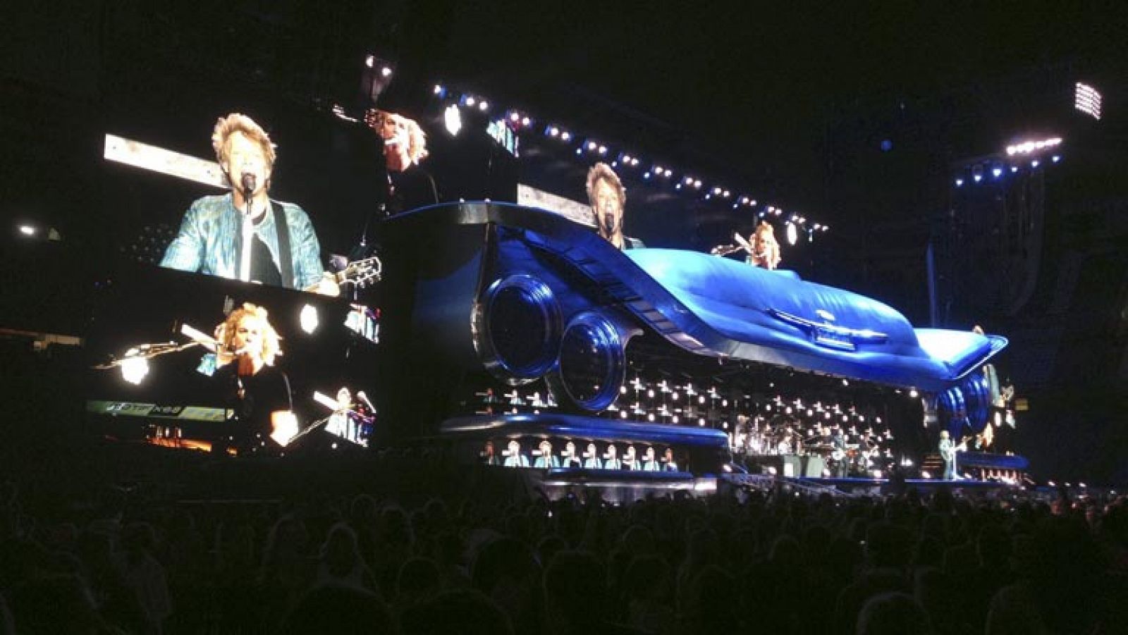 Bon Jovi exhibe músculo y corazón en el Vicente Calderón