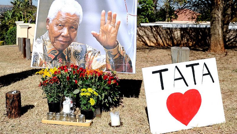  Mandela afronta su sexto día hopitalizado en estado crítico