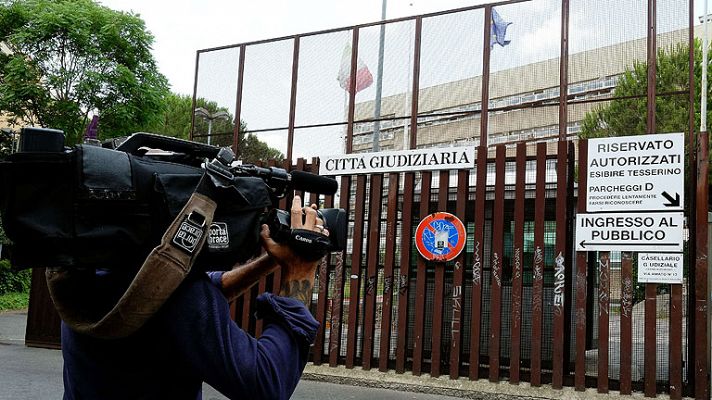 Telediario 1 - Escándalo en la banca Vaticana