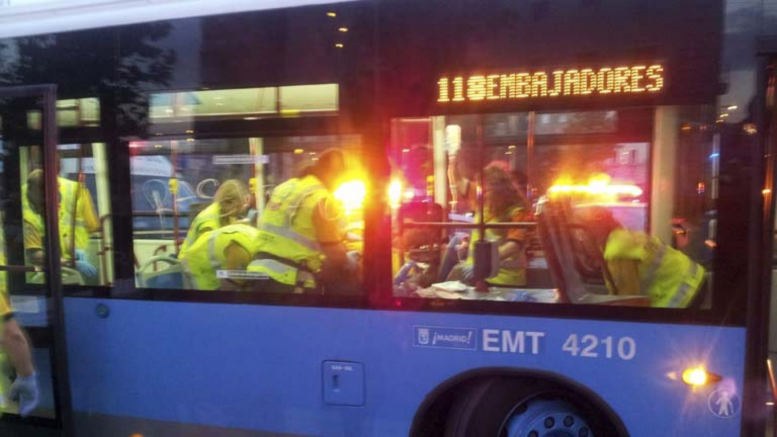 Telediario 1: Ayuda conductor de autobús | RTVE Play