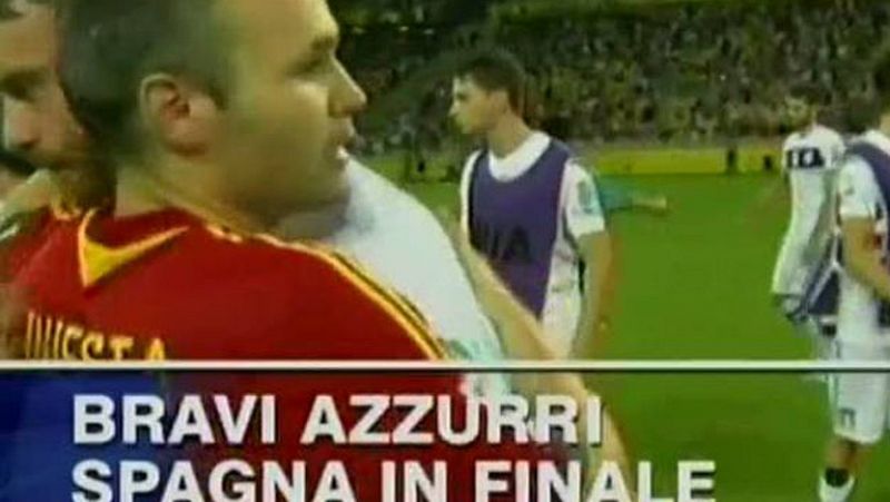 Los aficinoados italianos aplauden el trabajo de su selección en el partido contra España pero lamentan una nueva derrota en los penaltis, y se sienten gafados y desilusionados.