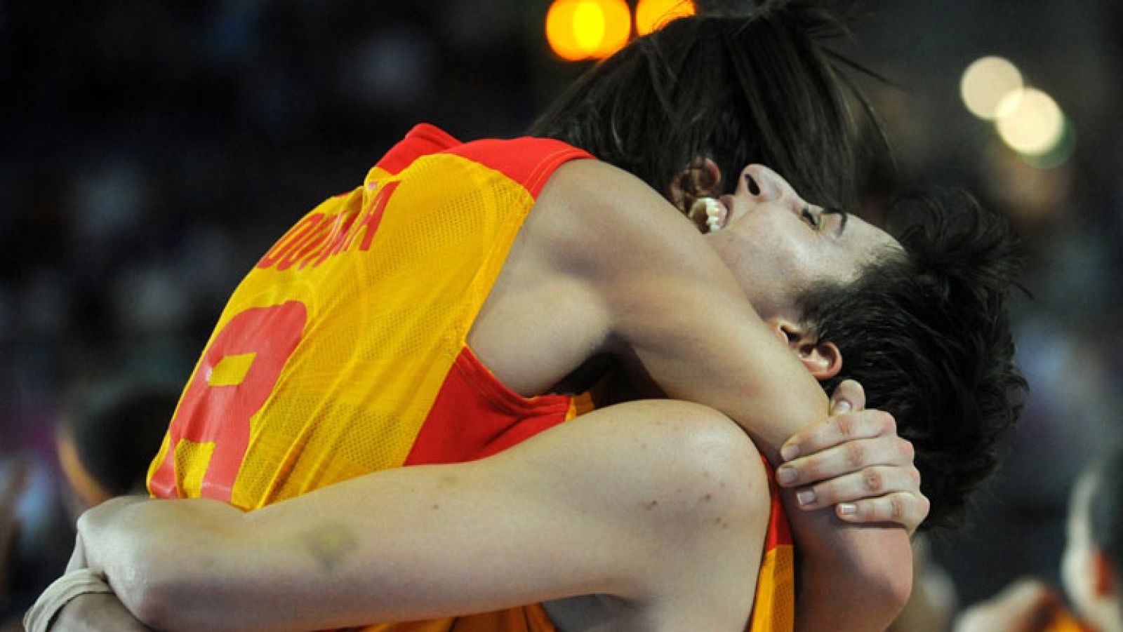 Telediario 1: España ofrece un recital baloncestístico ante Serbia | RTVE Play