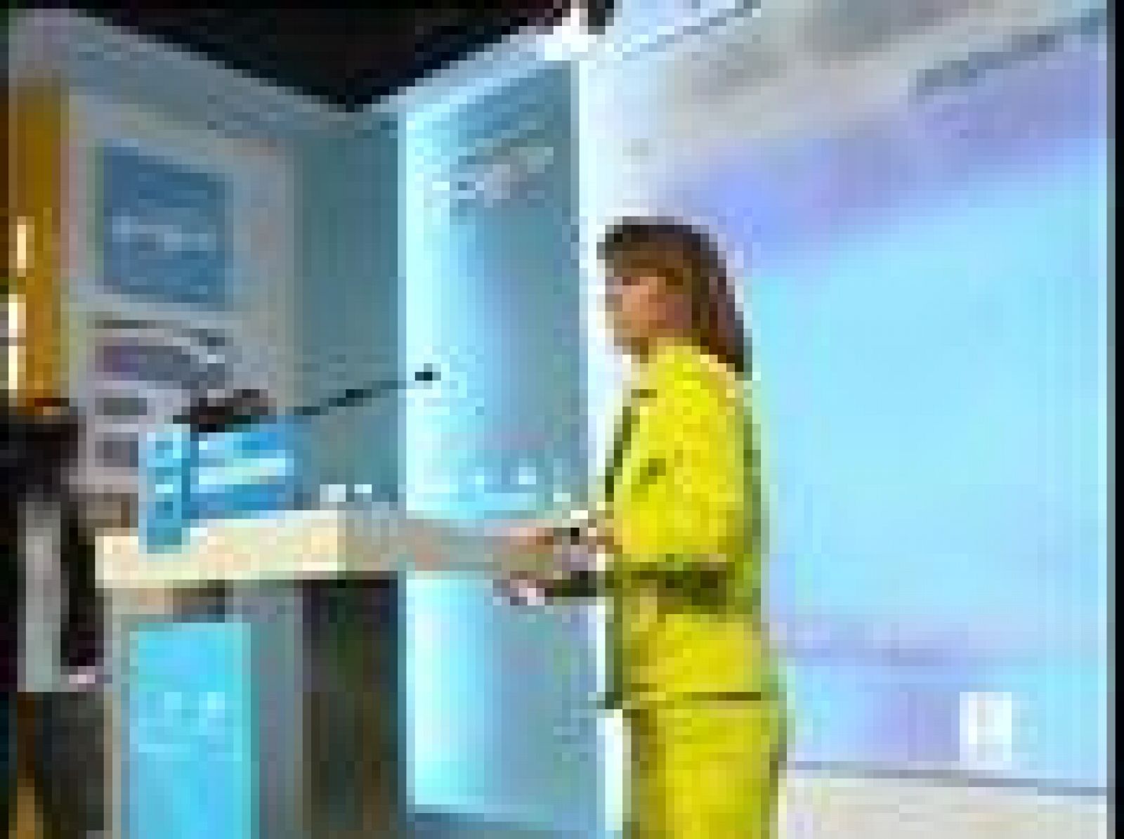 De Cospedal arremete contra el Gobierno por la crisis y dice que practica el "ocultismo" con la crisis económica.