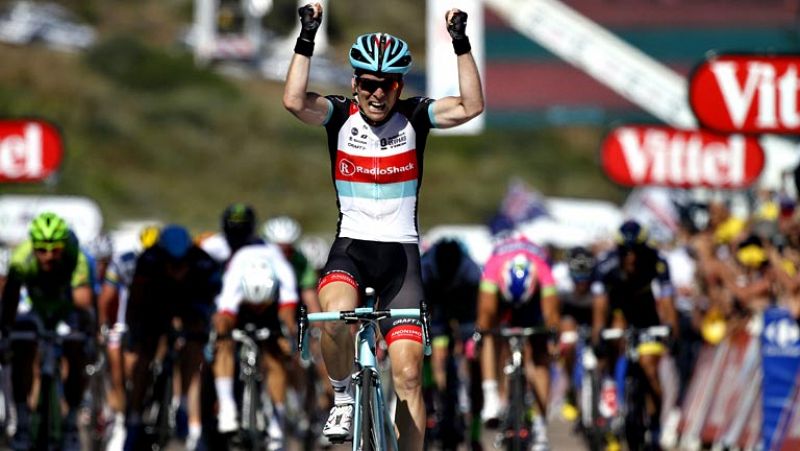 El belga Jan Bakelants, del RadioShack, logró hoy la victoria en la segunda etapa del Tour de Francia en Ajaccio por delante de Peter Sagan y será el nuevo maillot amarillo de la prueba. El ciclista belga logra así la primera gran victoria de su carr