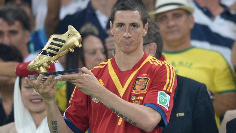 El único consuelo para la selección fue la condecoración de Torres como máximo goleador del torneo, con cinco tantos, los mismos que Fred, aunque conseguidos en menos minutos de juego. Iniesta se llevó el balón de plata, por detrás de Neymar, mejor j