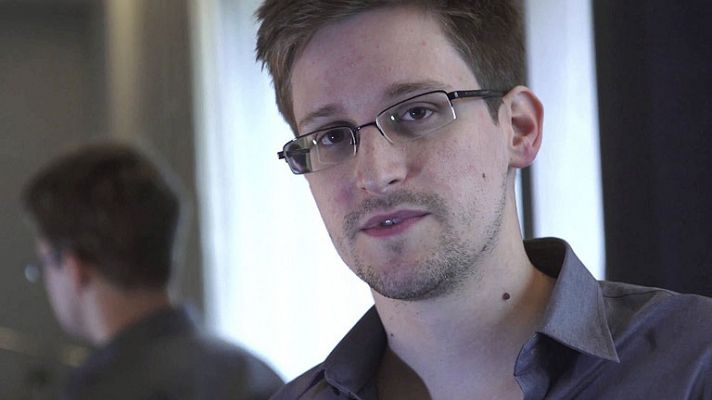 Snowden pide asilo en Rusia, según la agencia Interfax