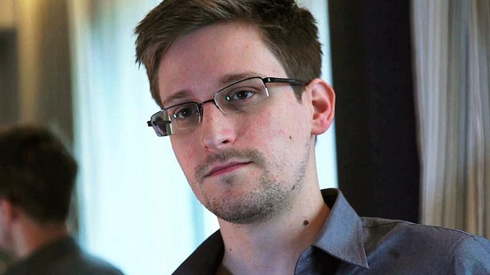 Telediario 1 - Snowden pide asilo en Rusia
