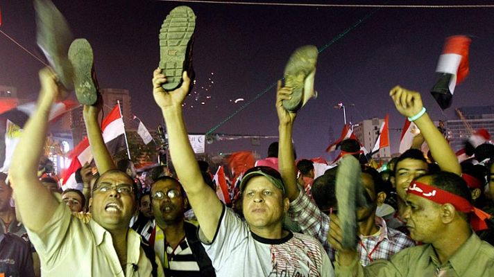 Telediario 1 - Morsi sigue al frente del Gobierno