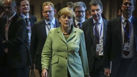 Merkel cita en Berlín a todos los líderes de la UE para debatir sobre paro juvenil