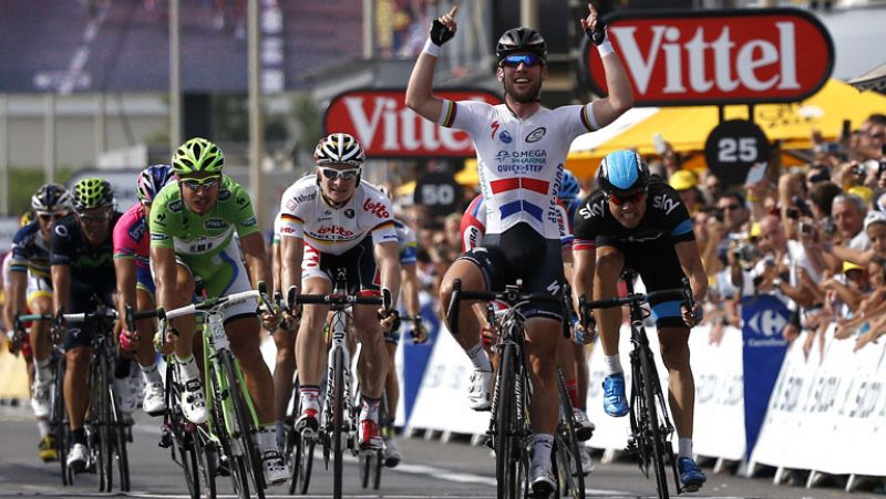 El velocista británico Mark Cavendish se ha impuesto en el 'sprint' de la quinta etapa del Tour de Francia 2013, por delante de Boasson-Hagen y Peter Sagan.