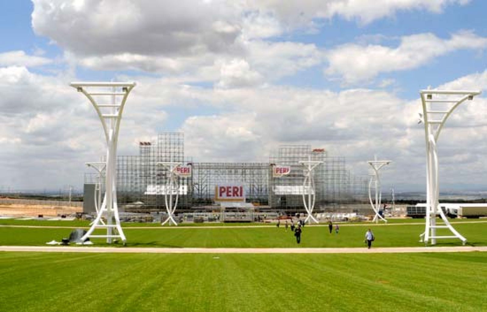 Manolo García, Alanis Morrisette y Neil Young serán las estrellas del primer día.