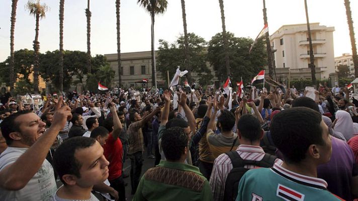 Telediario 1 - Egipcios residentes en España celebran el derrocamiento de Morsi