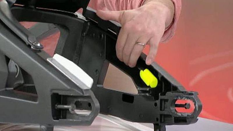 El periodista de TVE Marc Martín y sus invitados en Teledeporte analizan los componentes mecánicos del Mundial de Superbikes.