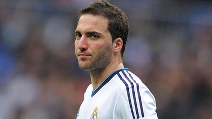 Telediario 1 - El Madrid se aleja de Higuaín y se acerca a Illarramendi