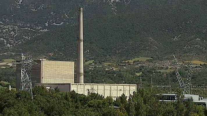 Telediario 1 - Cierra la central nuclear de Garoña aunque estaba desconectada de la red desde diciembre de 2012