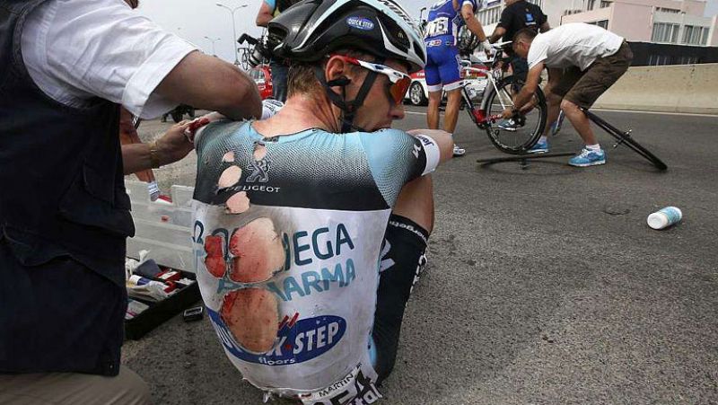 Tony Martin continúa en el Tour a pesar de sus heridas