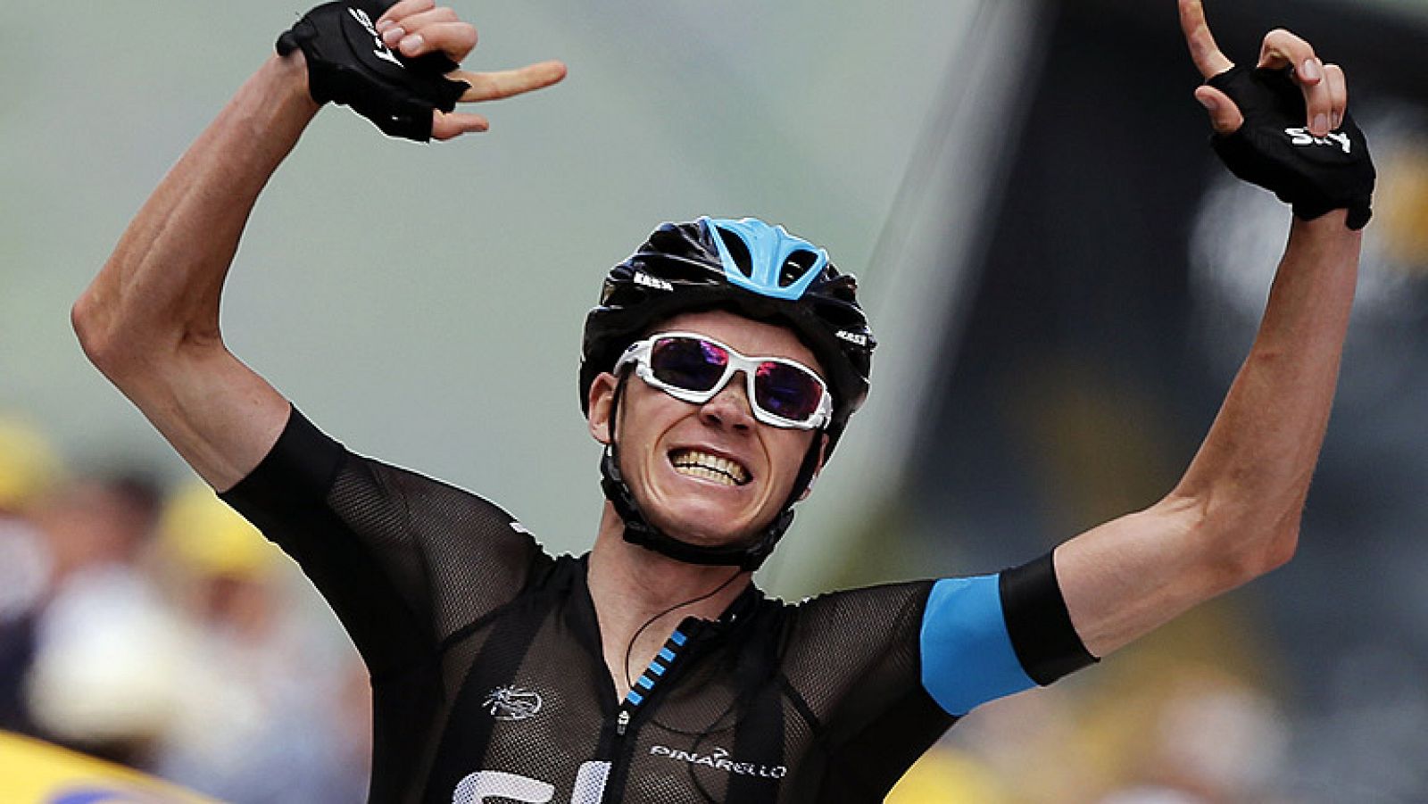 El líder del Sky y máximo favorito al triunfo final del Tour, Chris Froome, ha dado una exhibición en la primera etapa montañosa de la carrera y se ha colocado líder, abriendo diferencias con el resto de favoritos.