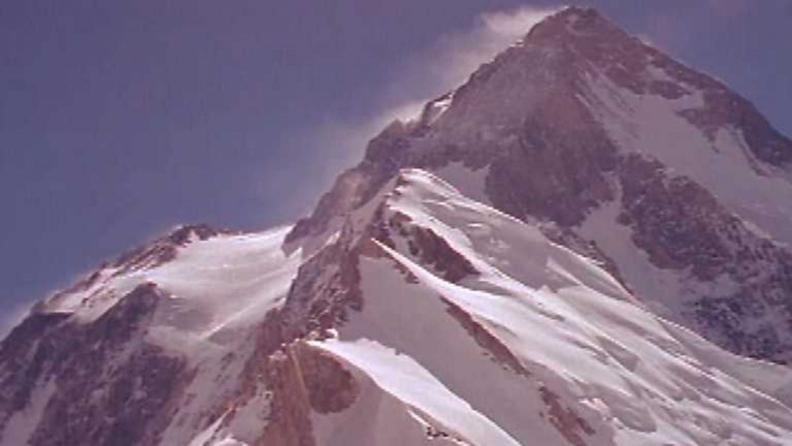 Al filo de lo imposible - Hidden Peak: La Montaña Oculta (2)