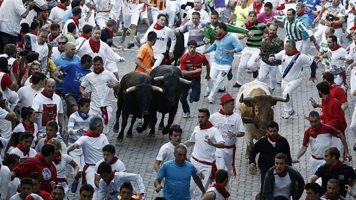 Rápido segundo encierro de los Dolores Aguirre de San Fermín 2013