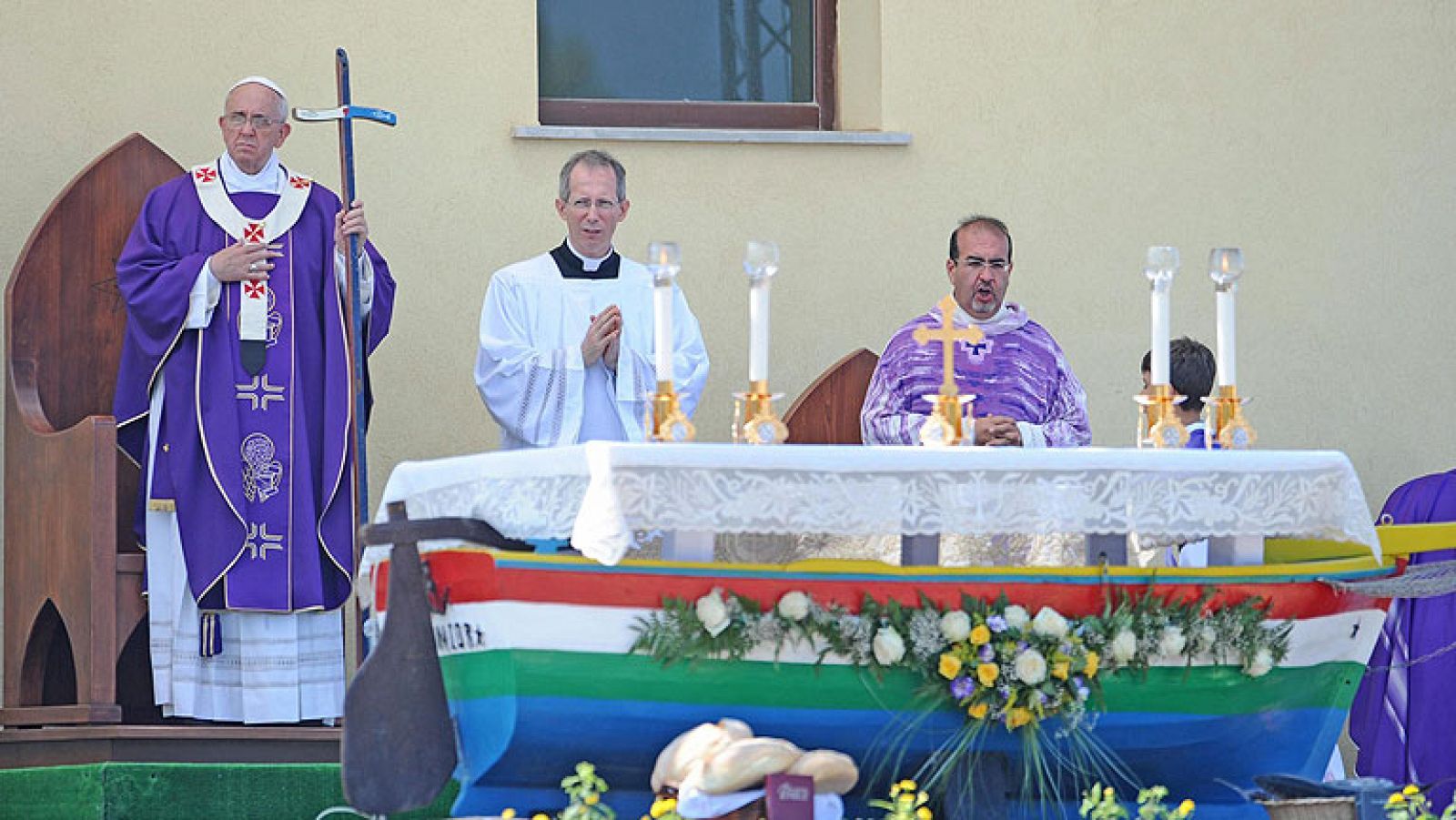 Informativo 24h: El Papa Francisco recuerda a los inmigrantes muertos en la isla de Lampedusa | RTVE Play