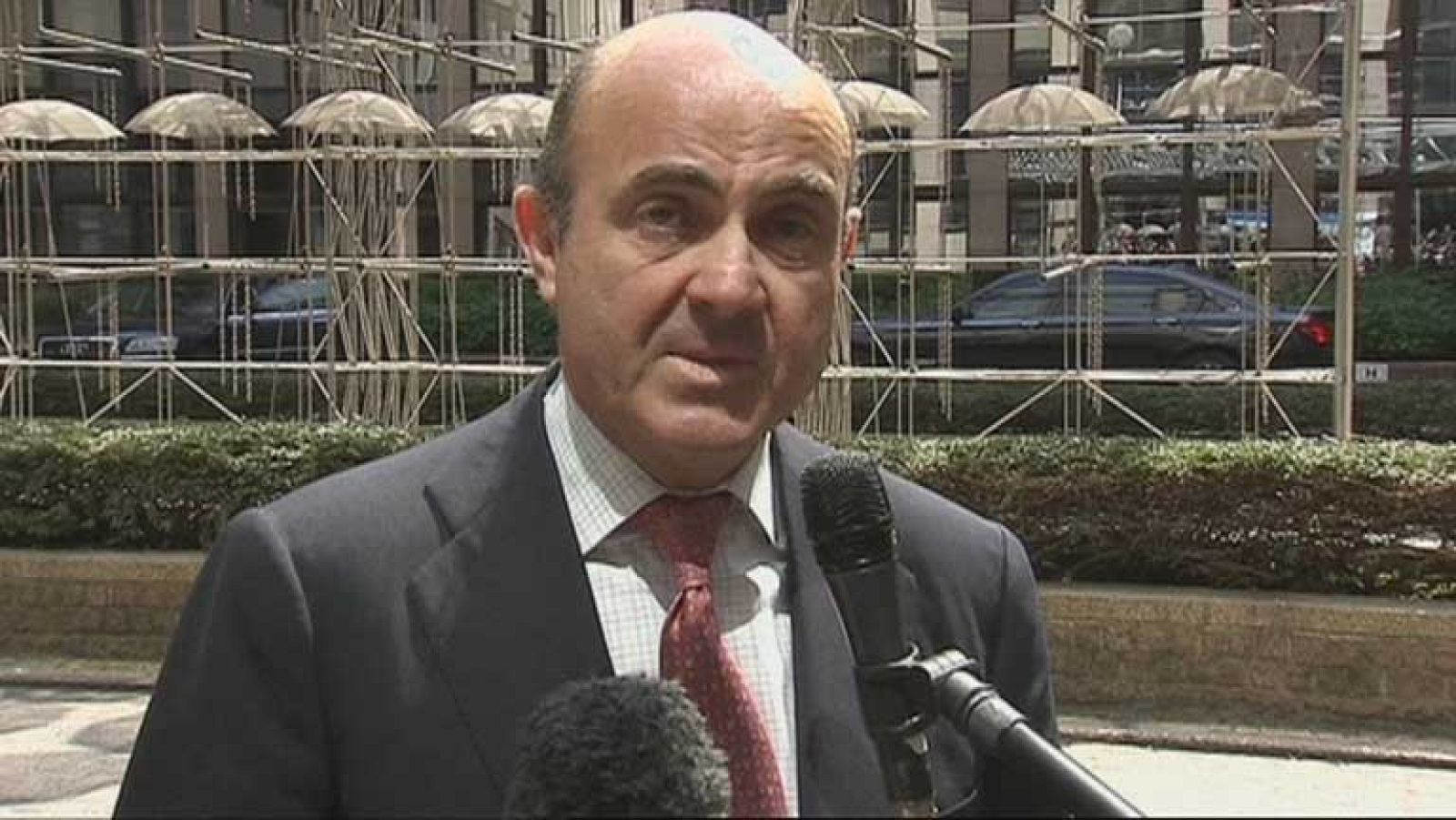 De Guindos afirma que el sistema bancario español es mucho más fuerte de lo que era antes