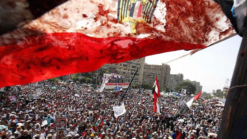 Ejército egipcio e islamistas se acusan mutuamente de iniciar la violencia