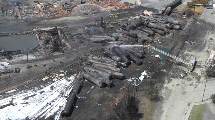 Asciende a 13 el número de muertos por la explosión de un tren en Canadá