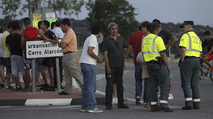 Informativo 24h - Los vecinos de Valdemorillo, en Madrid, regresan a sus casas tras ser desalojados por un incendio forestal