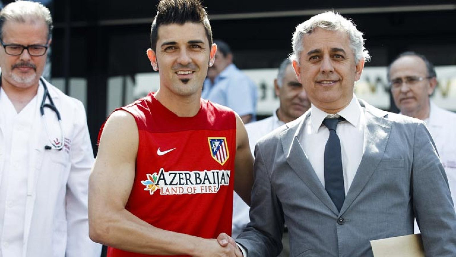 Villa pasa el reconocimiento médico como atlético