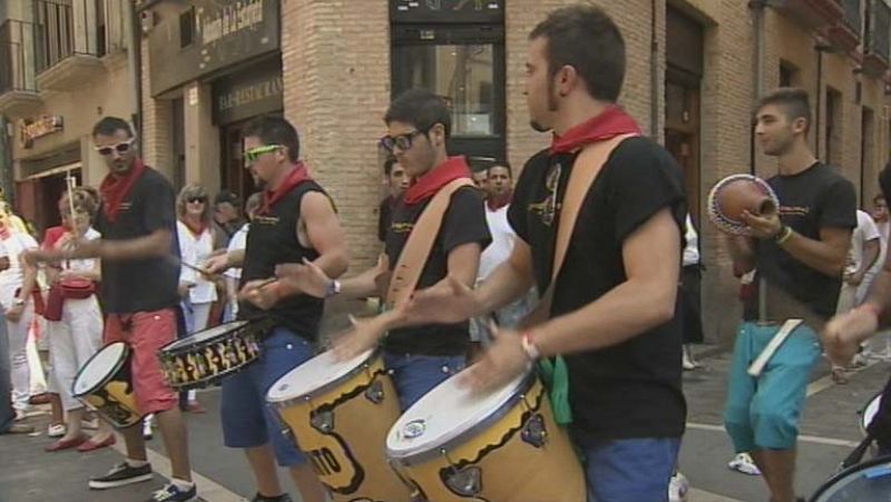 Actuaciones de grupos musicales en las calles de Pamplona durante los Sanfermines