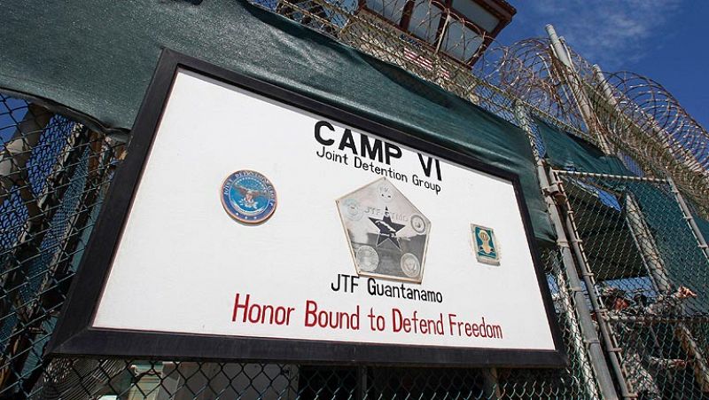 Piden a Obama que interrumpa la alimentación forzosa de los presos de Guantánamo