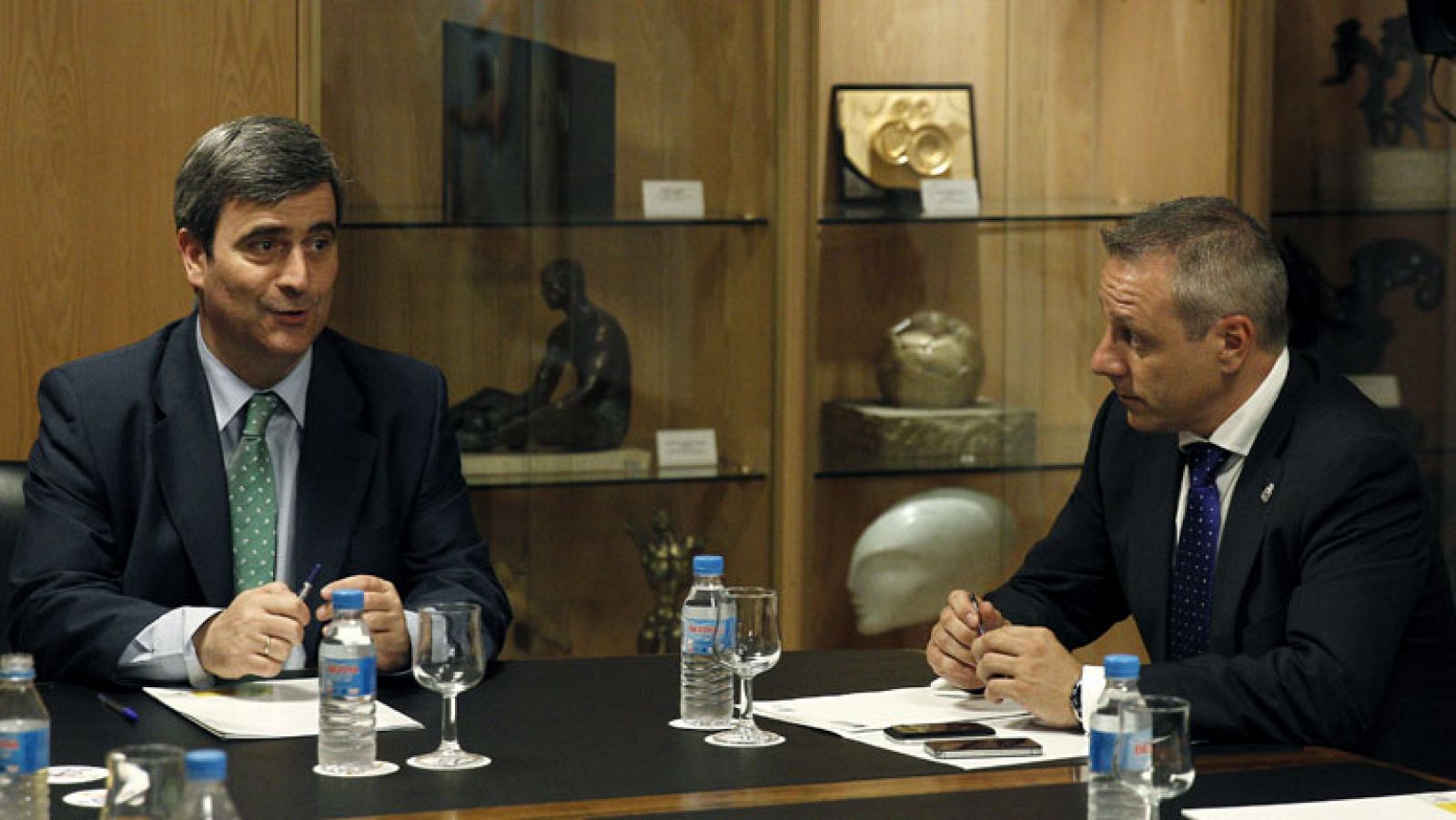 Telediario 1: Cardenal va a estudiar cómo podría continuar el Atlético de Madrid  | RTVE Play