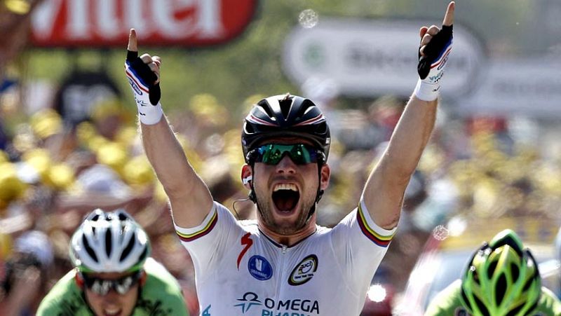 El británico Mark Cavendish logró hoy su 25 victoria en el Tour en la etapa de Saint-Amand-Montrond, en la que el maillot amarillo, su compatriota Chris Froome, se dejó 1.08 segundos con respecto a sus principales seguidores y el español Alejandro Va