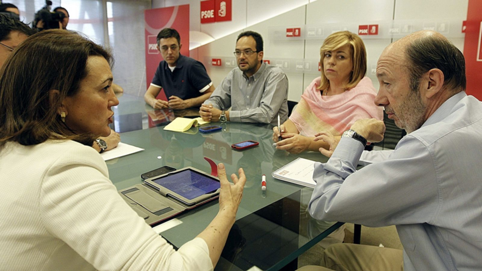 Informativo 24h: Rubalcaba pide la dimisión inmediata de Rajoy  | RTVE Play