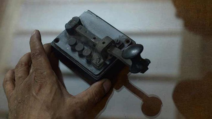 Telediario 1 - Fin a los telegramas en la India