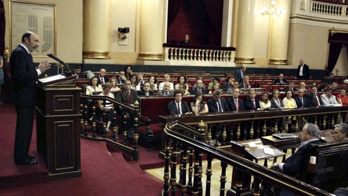 Rubalcaba presentará una moción de censura si Rajoy no da explicaciones sobre Bárcenas en el Congreso