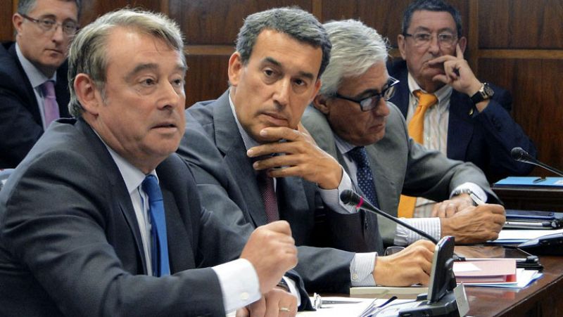 La mayoría parlamentaria del PP tumba la petición de la oposición para que comparezca Rajoy 