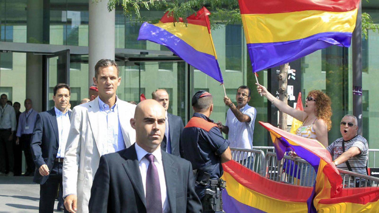 Iñaki UrdangarIn pide que siga prohibida la difusión de sus correos personales