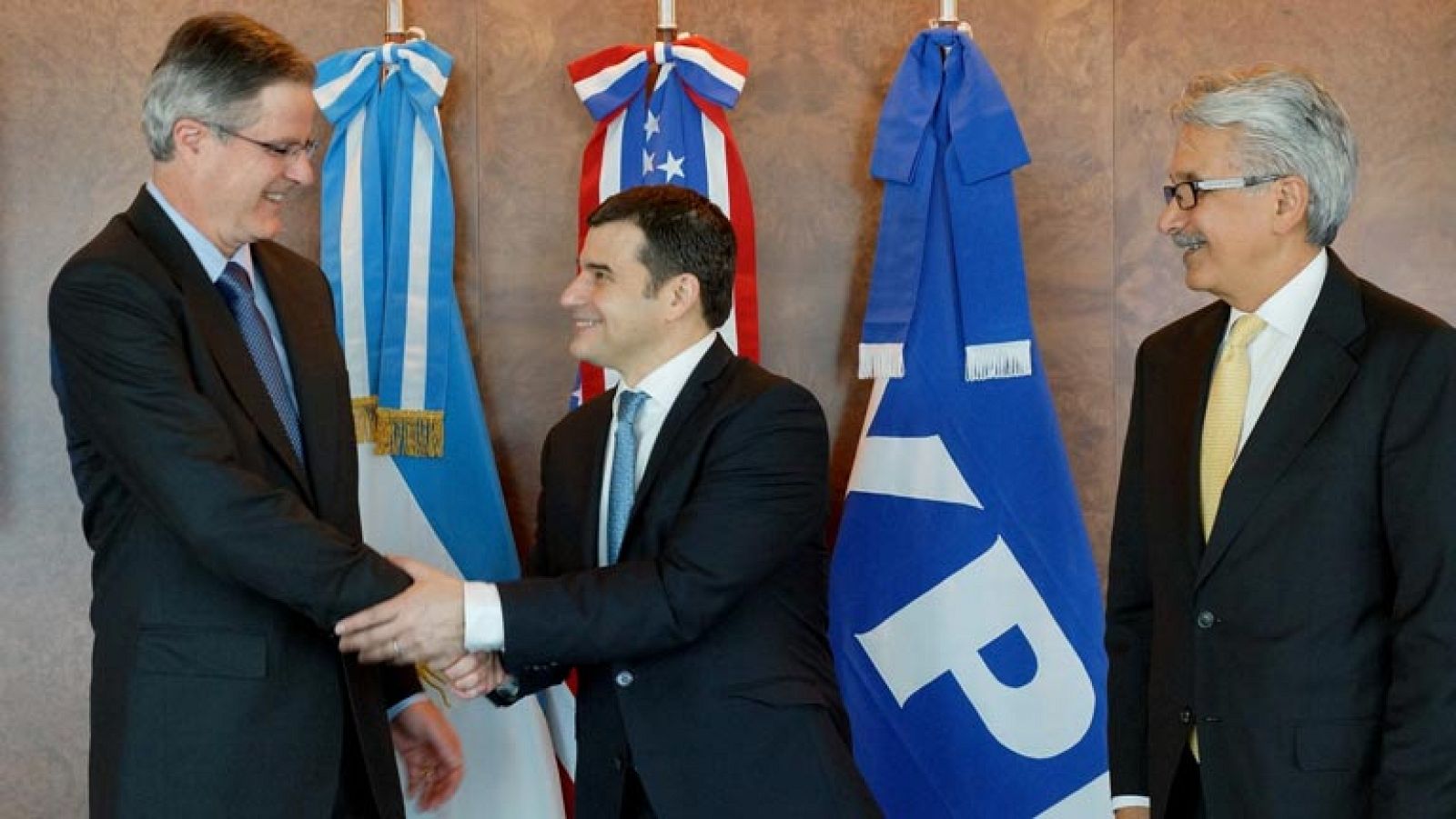 La petrolera Chevron acuerda con YPF una inversión de 1.240 millones para Vaca Muerta