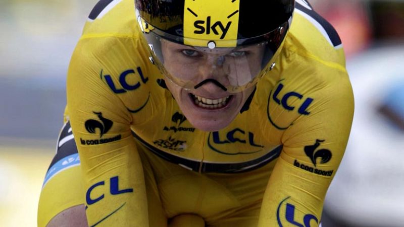 El británico Chris Froome se impuso hoy en la segunda contrarreloj del Tour de Francia, esta vez por 8 segundos con respecto a Alberto Contador, que se coloca segundo en la general. El ciclista del Sky hizo una gran segunda parte de la crono entre Em