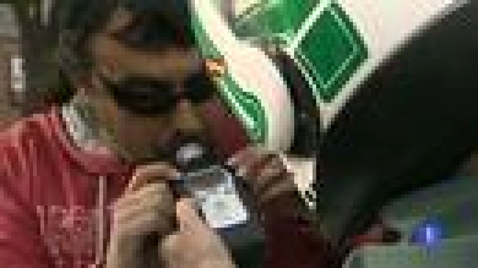 Masticar césped, chupar café o hacer flexiones no 'engaña' al alcoholímetro | Ver