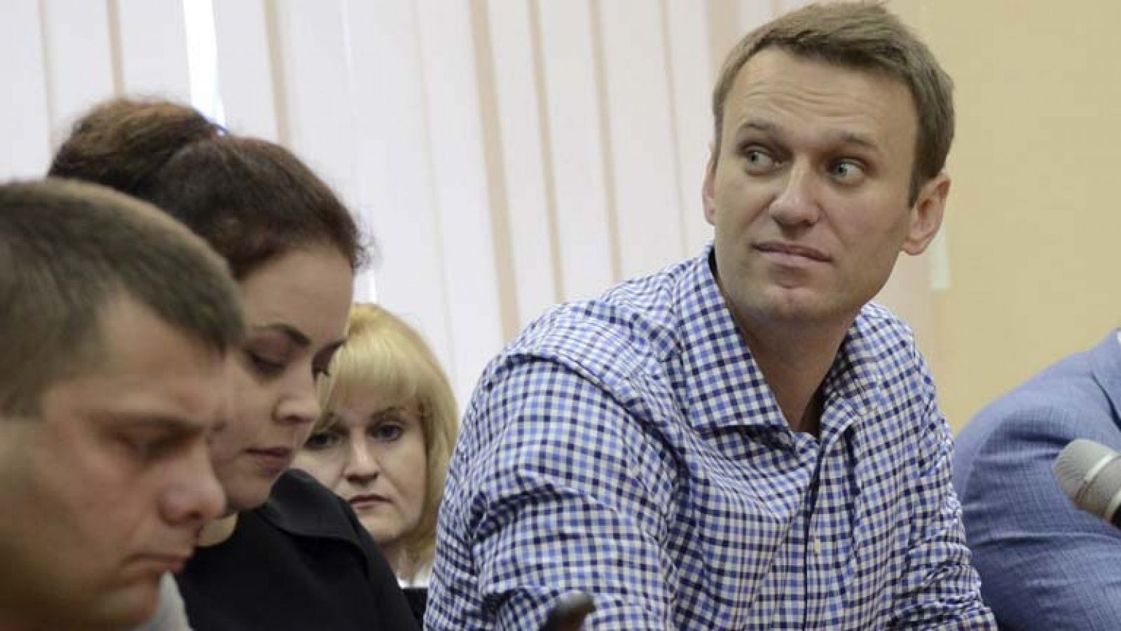 El dirigente opositor ruso Alexei Navalni condenado a cinco años de cárcel  