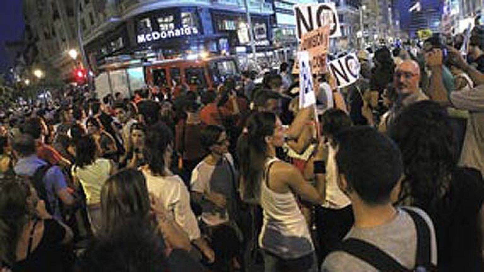 Cientos de personas piden la dimisión de Rajoy en varias ciudades españolas