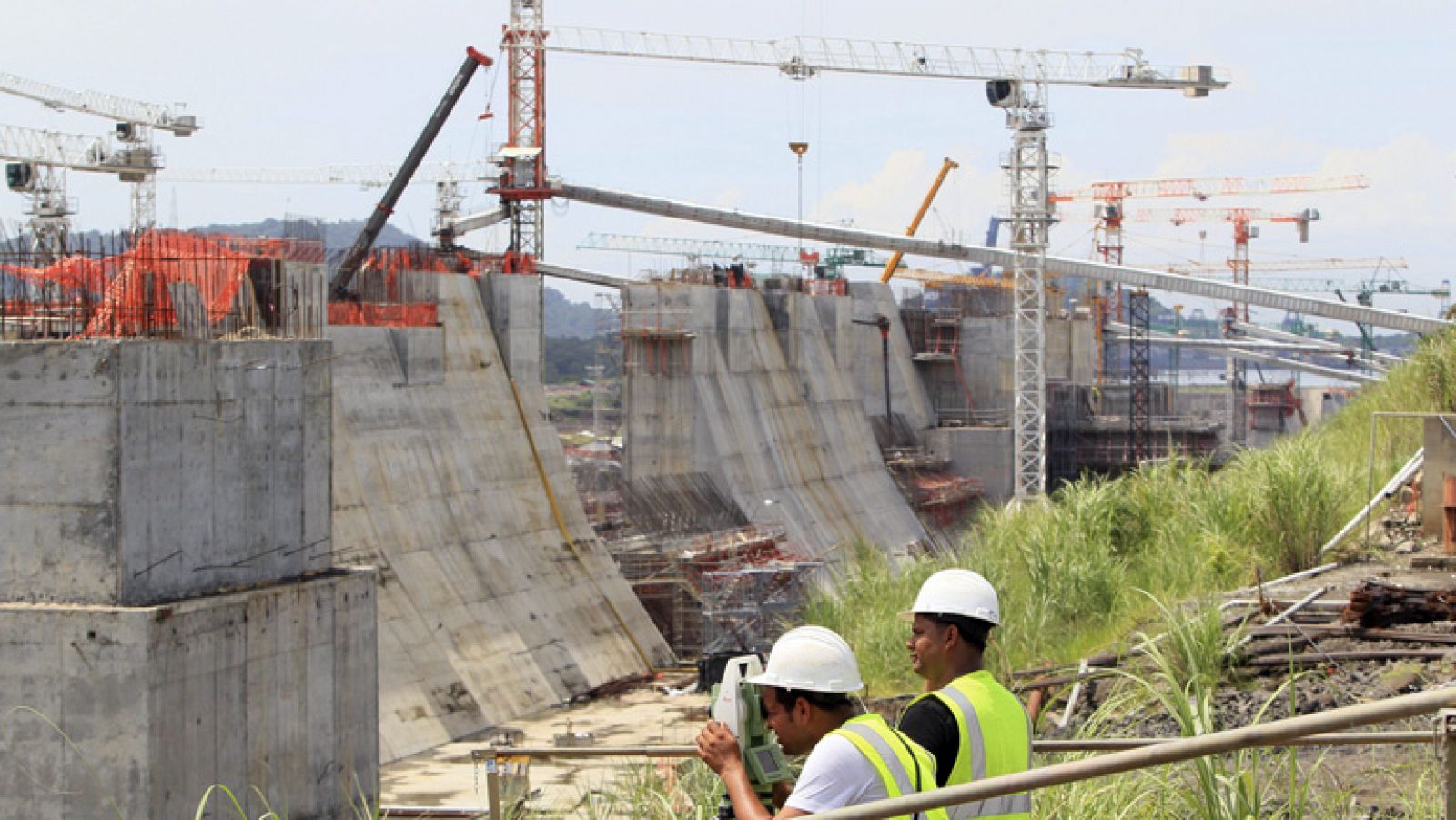 Telediario 1: La ampliación del canal de Panamá duplicará la capacidad del tráfico marítimo | RTVE Play