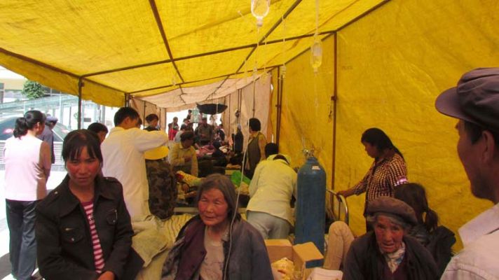 Telediario 1 - Un terremoto azota China