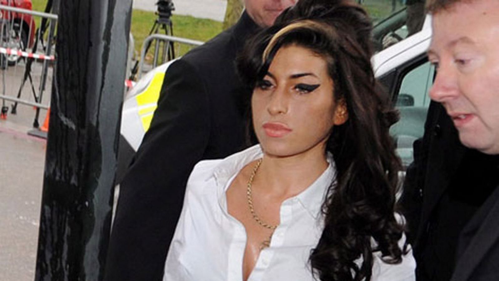 Telediario 1: Se cumple el segundo aniversario del fallecimiento de Amy Winehouse | RTVE Play
