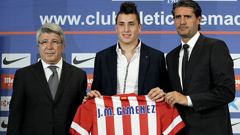 El defensa uruguayo José María Giménez ha sido presentado como nuevo jugador del Atlético de Madrid. Procedente de Danubio, el internacional sub'20 refuerza la retaguardia rojiblanca.