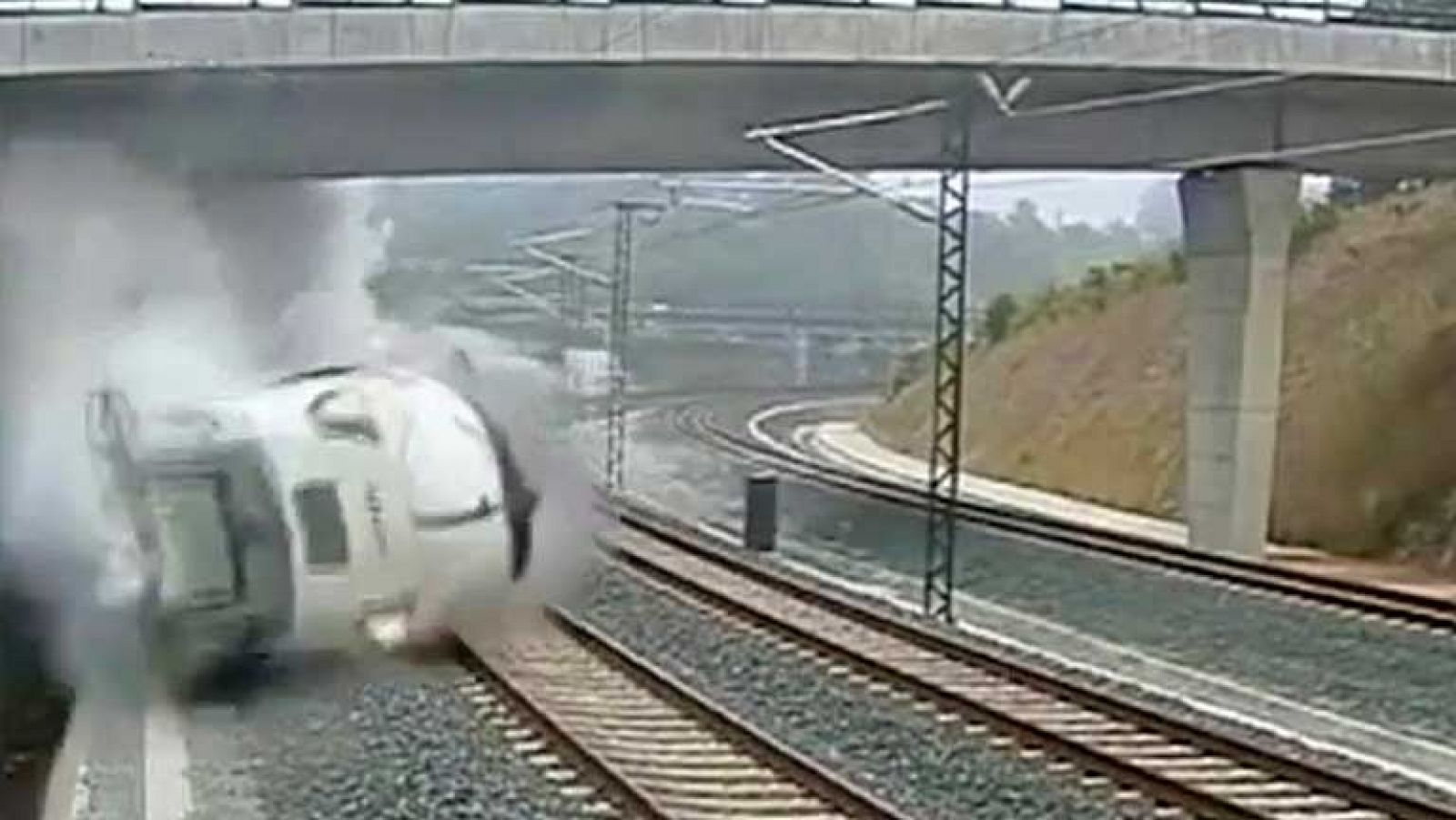 Una Camara Capto El Momento Del Accidente De Tren En Santiago Rtve Es