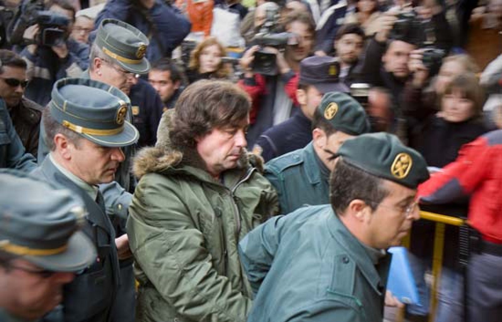 Informe Semanal analiza cómo se capturó en Portugal a 'El Solitario', el atracador más buscado y peligroso de España.