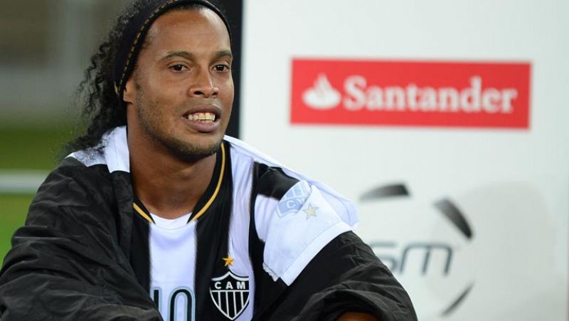 Ronaldinho completa su colección de títulos